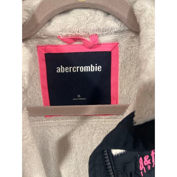 Abercrombie & Fitch Girls Cozy Warm Sherpa Fleece Zip up Jacket Cream XL - Picture 8 of 8